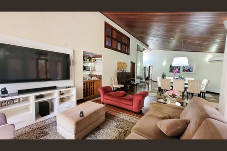 Casa de condomínio à venda com 350m², 4 quartos e 4 vagas Casa de condomínio à venda com 350m², 4 quartos e 4 vagasSala