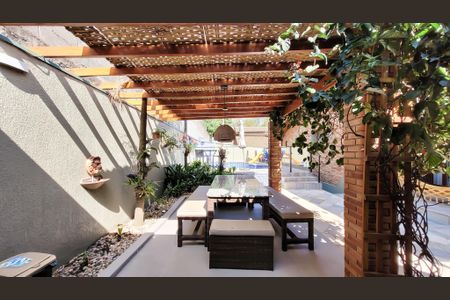 Casa de condomínio à venda com 350m², 4 quartos e 4 vagas Casa de condomínio à venda com 350m², 4 quartos e 4 vagasÁrea gourmet