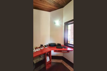 Casa de condomínio à venda com 350m², 4 quartos e 4 vagas Casa de condomínio à venda com 350m², 4 quartos e 4 vagasEscritório