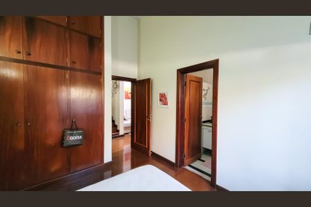 Casa de condomínio à venda com 350m², 4 quartos e 4 vagas Casa de condomínio à venda com 350m², 4 quartos e 4 vagasSuite 1