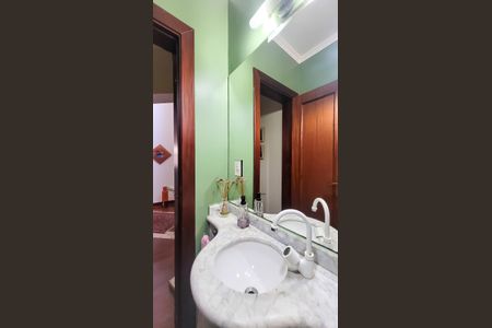 Casa de condomínio à venda com 350m², 4 quartos e 4 vagas Casa de condomínio à venda com 350m², 4 quartos e 4 vagasLavabo