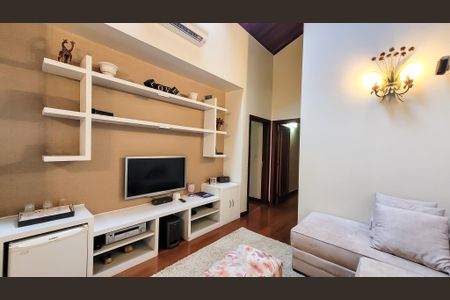 Casa de condomínio à venda com 350m², 4 quartos e 4 vagas Casa de condomínio à venda com 350m², 4 quartos e 4 vagasSala