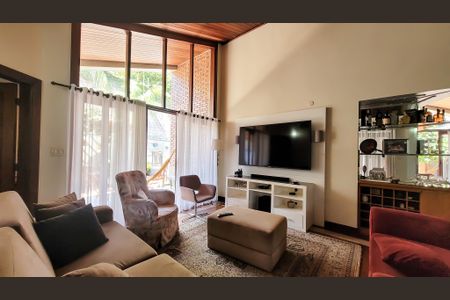 Casa de condomínio à venda com 350m², 4 quartos e 4 vagas Casa de condomínio à venda com 350m², 4 quartos e 4 vagasSala