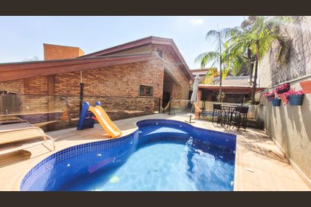 Casa de condomínio à venda com 350m², 4 quartos e 4 vagas Casa de condomínio à venda com 350m², 4 quartos e 4 vagasPiscina