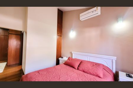 Casa de condomínio à venda com 350m², 4 quartos e 4 vagas Casa de condomínio à venda com 350m², 4 quartos e 4 vagasSuite 3