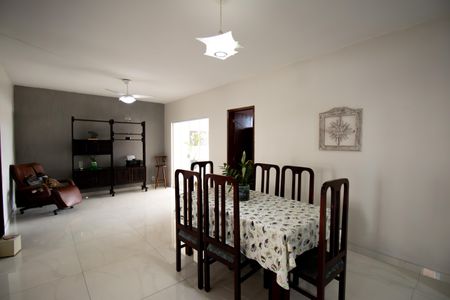 Sala 2 de casa para alugar com 3 quartos, 144m² em Colubandê, São Gonçalo