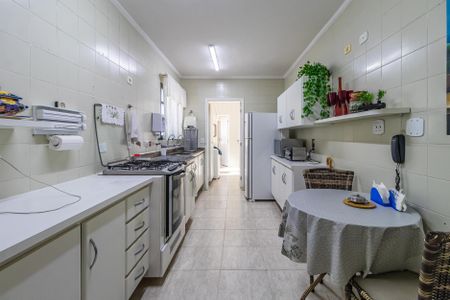 Apartamento à venda com 143m², 3 quartos e 2 vagasCozinha