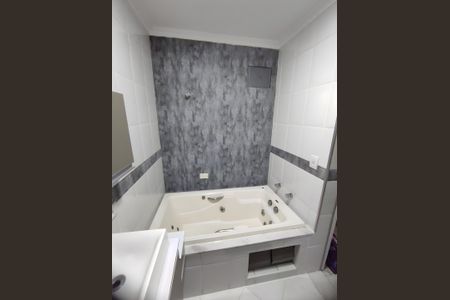 Banheiro de apartamento para alugar com 1 quarto, 40m² em Vila Domitila, São Paulo