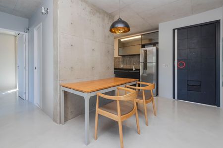 Apartamento à venda com 70m², 2 quartos e 1 vaga Apartamento à venda com 70m², 2 quartos e 1 vagaSala