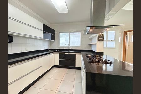 Apartamento para alugar com 160m², 3 quartos e 2 vagas Apartamento para alugar com 160m², 3 quartos e 2 vagasCozinha