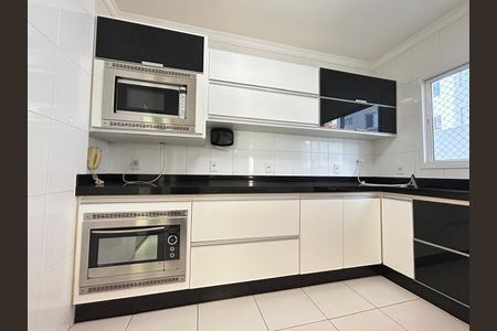 Apartamento para alugar com 160m², 3 quartos e 2 vagas Apartamento para alugar com 160m², 3 quartos e 2 vagasCozinha