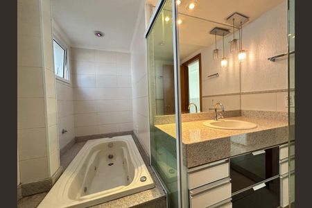 Apartamento para alugar com 160m², 3 quartos e 2 vagas