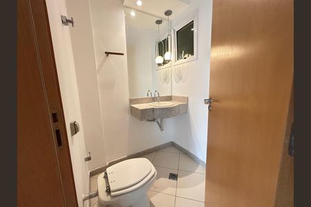 Apartamento para alugar com 160m², 3 quartos e 2 vagas Apartamento para alugar com 160m², 3 quartos e 2 vagasLavabo