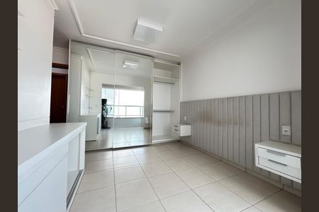 Suíte de apartamento para alugar com 3 quartos, 160m² em Santa Maria, Uberlândia