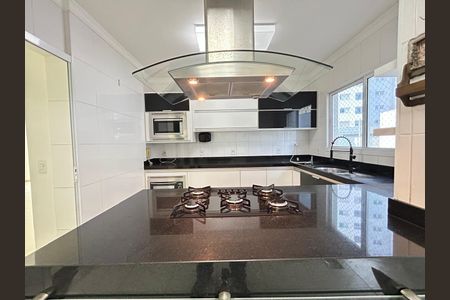 Apartamento para alugar com 160m², 3 quartos e 2 vagas Apartamento para alugar com 160m², 3 quartos e 2 vagasCozinha