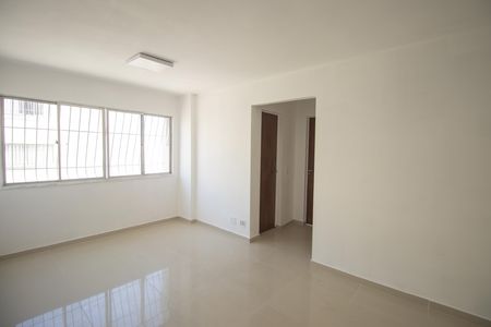 Sala de apartamento para alugar com 2 quartos, 70m² em Brasilândia, São Gonçalo