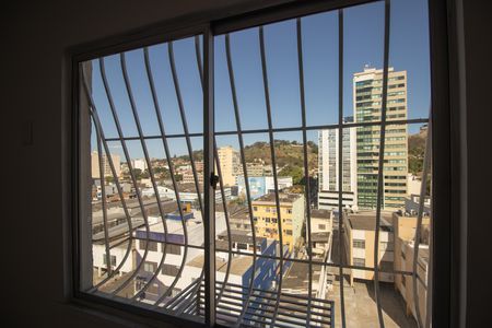 Vista Quarto 1 de apartamento para alugar com 2 quartos, 70m² em Brasilândia, São Gonçalo