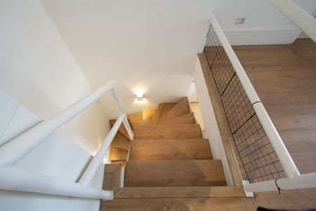 Apartamento para alugar com 53m², 1 quarto e 1 vaga Apartamento para alugar com 53m², 1 quarto e 1 vagaEscada