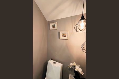 Casa de condomínio à venda com 118m², 3 quartos e 2 vagasLavabo