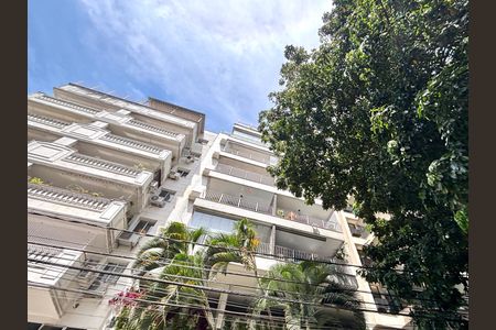 Apartamento à venda com 61m², 1 quarto e 1 vagaFachada
