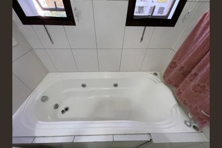 Apartamento à venda com 180m², 4 quartos e 3 vagasBanheiro da Suíte 2