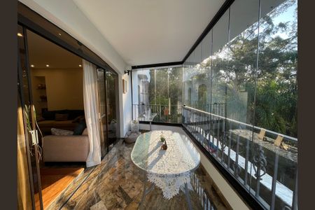 Apartamento à venda com 180m², 4 quartos e 3 vagasVaranda