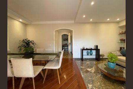 Apartamento à venda com 180m², 4 quartos e 3 vagasSala