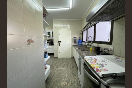 Apartamento à venda com 180m², 4 quartos e 3 vagasCozinha