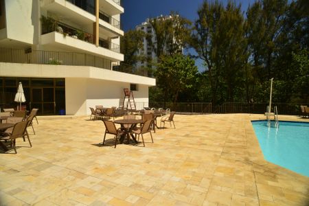 Apartamento para alugar com 70m², 2 quartos e 2 vagasÁrea Comum - Piscina