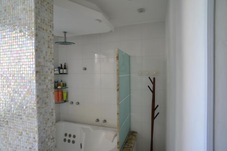 Apartamento para alugar com 70m², 2 quartos e 2 vagasBanheiro da Suíte 1