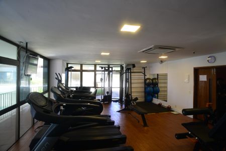 Apartamento para alugar com 70m², 2 quartos e 2 vagasÁrea Comum - Academia