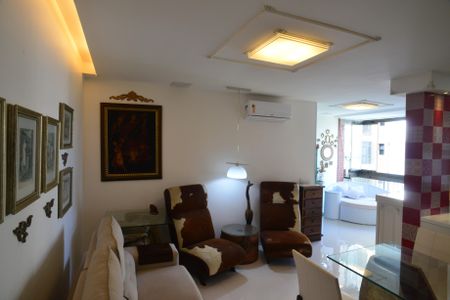 Sala de apartamento para alugar com 2 quartos, 70m² em Barra da Tijuca, Rio de Janeiro