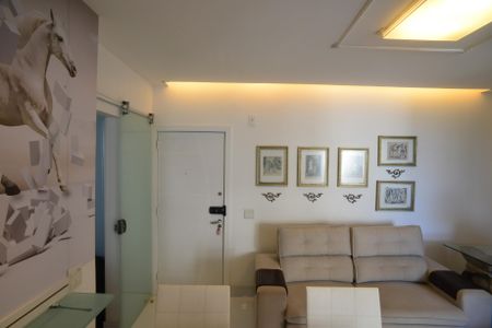 Sala de apartamento para alugar com 2 quartos, 70m² em Barra da Tijuca, Rio de Janeiro