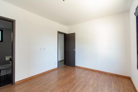 Apartamento à venda com 83m², 3 quartos e 2 vagas Apartamento à venda com 83m², 3 quartos e 2 vagasSuíte