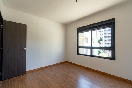Apartamento à venda com 83m², 3 quartos e 2 vagas Apartamento à venda com 83m², 3 quartos e 2 vagasSuíte