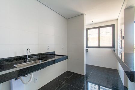 Apartamento à venda com 83m², 3 quartos e 2 vagas Apartamento à venda com 83m², 3 quartos e 2 vagasCozinha e Área de Serviço