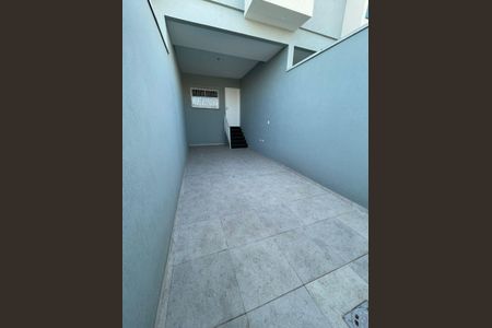 Casa à venda com 120m², 3 quartos e 2 vagas Casa à venda com 120m², 3 quartos e 2 vagasFoto 03