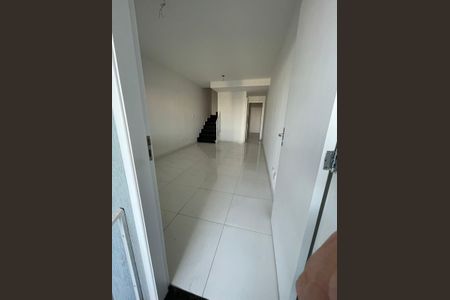 Sala de casa à venda com 3 quartos, 120m² em Vila Olinda, São Paulo