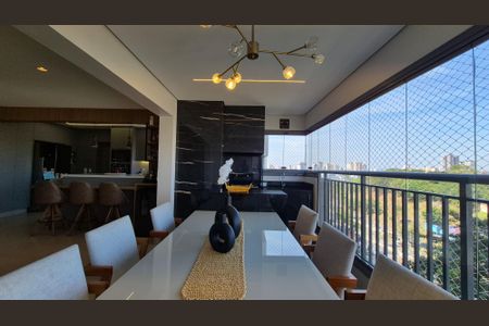 Apartamento à venda com 128m², 3 quartos e 3 vagasVaranda