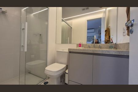 Apartamento à venda com 128m², 3 quartos e 3 vagasBanheiro da suíte