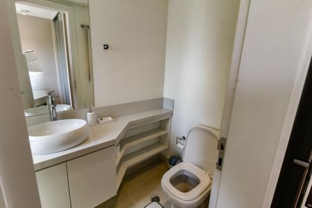 Apartamento à venda com 68m², 2 quartos e 2 vagasBanheiro da Suíte 1