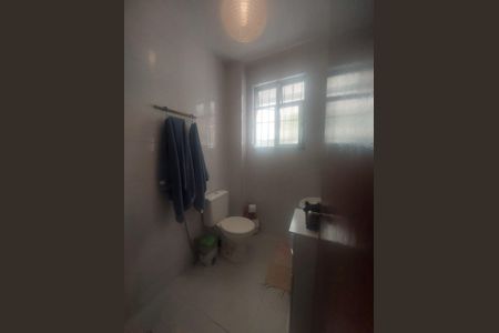 Casa à venda com 180m², 6 quartos e 1 vaga Casa à venda com 180m², 6 quartos e 1 vagaBanheiro 1