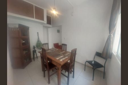 Casa à venda com 180m², 6 quartos e 1 vaga Casa à venda com 180m², 6 quartos e 1 vagaSala de Jantar