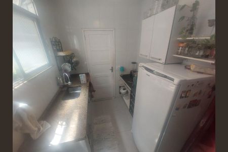 Casa à venda com 180m², 6 quartos e 1 vaga Casa à venda com 180m², 6 quartos e 1 vagaÁrea de Serviço