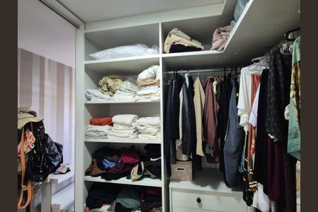 Apartamento à venda com 92m², 2 quartos e 1 vagaCloset da suite 2