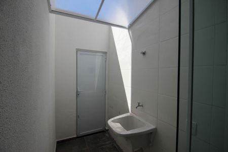 Casa de condomínio para alugar com 59m², 2 quartos e 1 vagaÁrea de Serviço