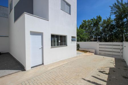 Casa de condomínio para alugar com 59m², 2 quartos e 1 vagaFachada