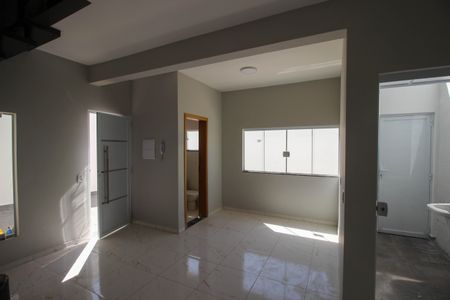 Sala de casa de condomínio para alugar com 2 quartos, 59m² em Aparecidinha, Sorocaba