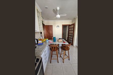 Apartamento à venda com 180m², 3 quartos e 2 vagasCozinha