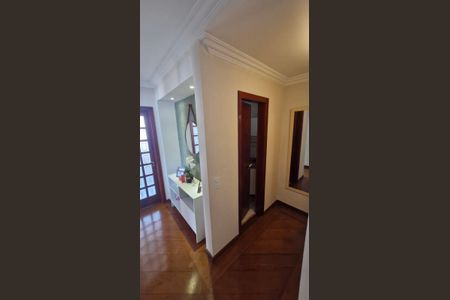 Corredor de apartamento à venda com 3 quartos, 180m² em Vila Bastos, Santo André